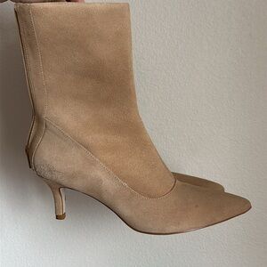 Matisse CiCi Natural Tan Suede Ankle Boots 7M